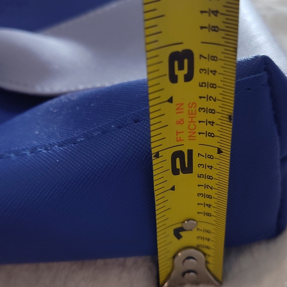 Elizabeth Arden Blue and Silver Clutch - Picture 12 of 12